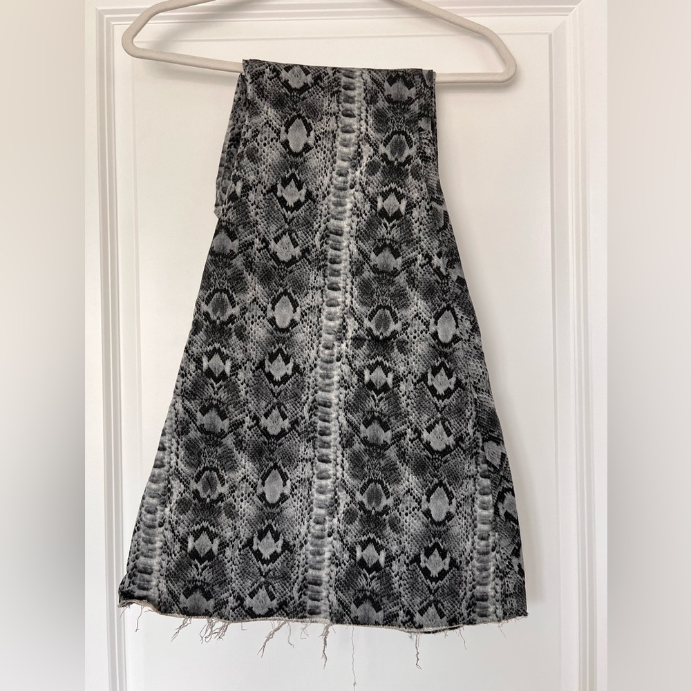 Free People Gray Patterned Flare Jeans - Picture 3 of 4